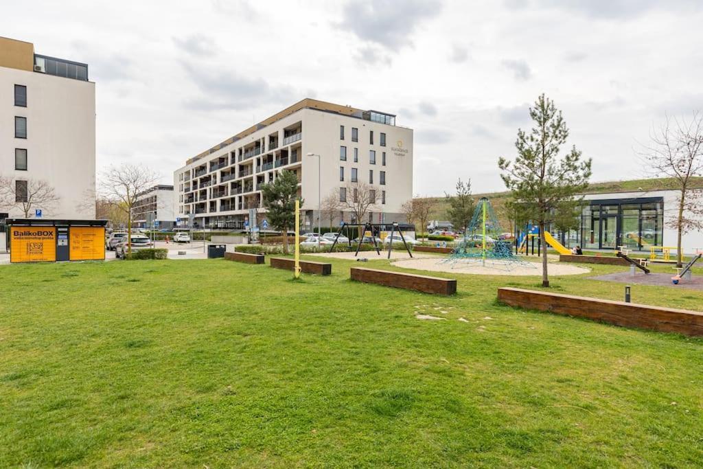 Cityscape Oasis: Active Studio Heaven 布拉迪斯拉发 外观 照片